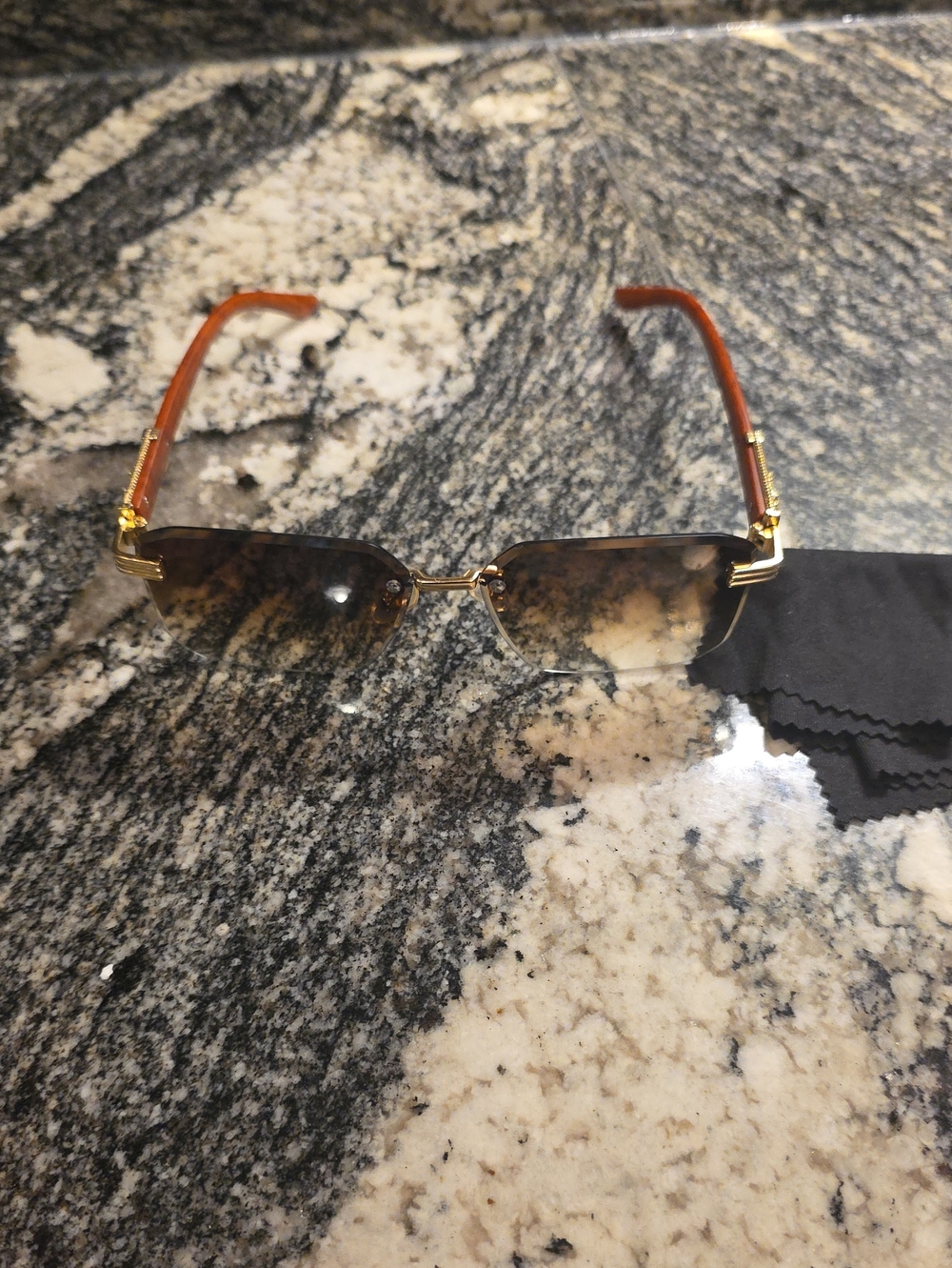 Rimless Brown Gradient Men’s Sunglasses with Gold Accents